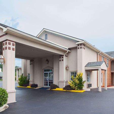 Super 8 By Wyndham Covington Hotel Kültér fotó